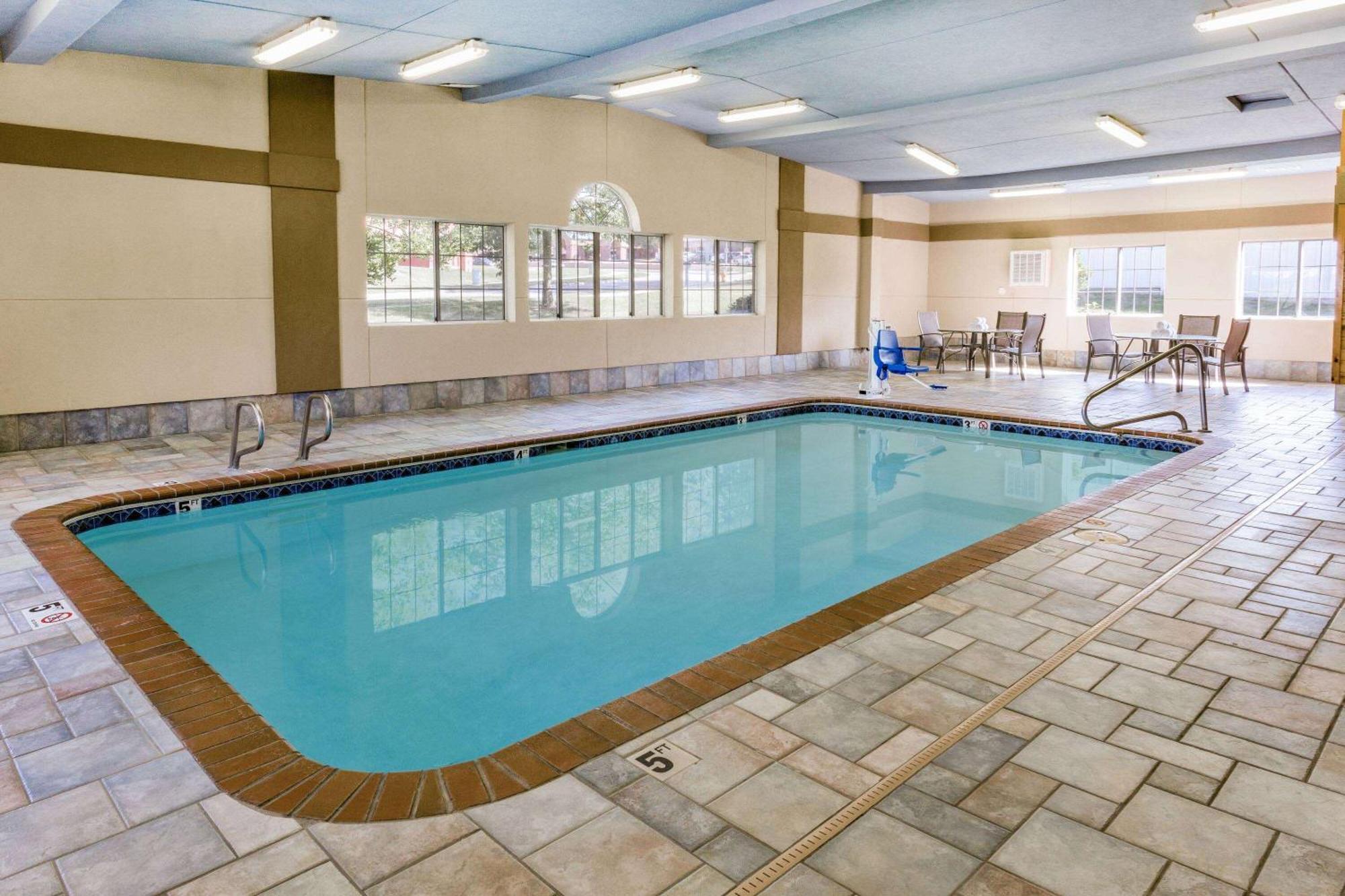 Americinn By Wyndham Des Moines Airport Extérieur photo