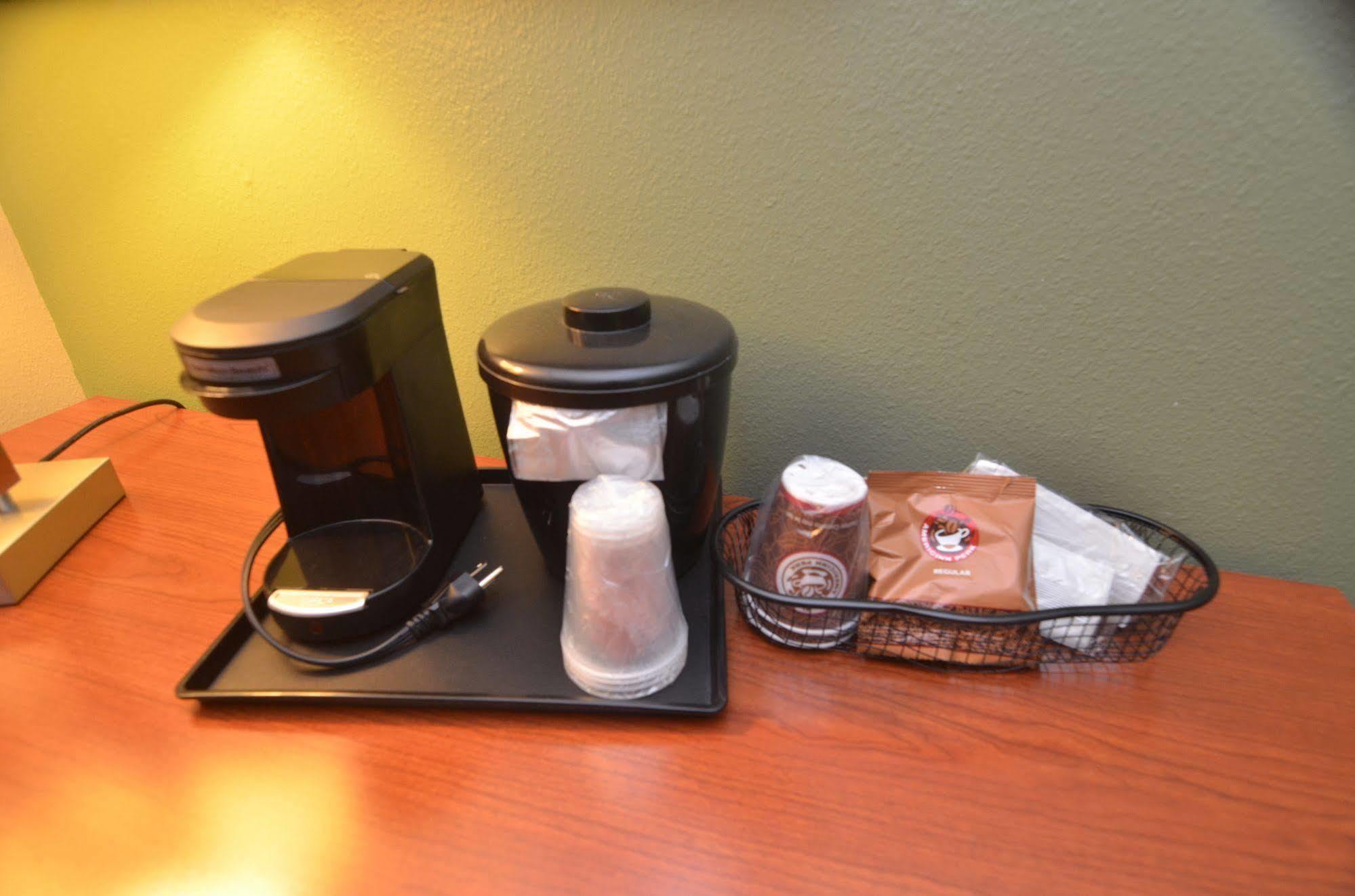 Americinn By Wyndham Des Moines Airport Extérieur photo
